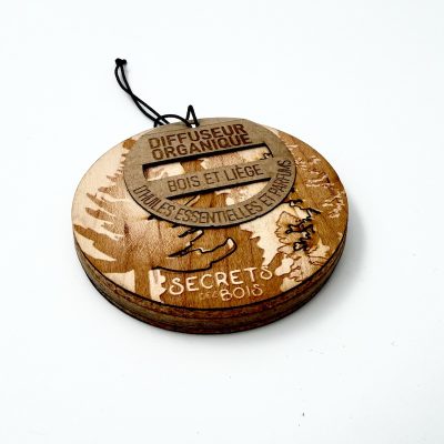 <em>Médaillon diffuseur</em><br>Secret